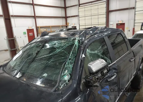 2019 Ram 2500 Limited 4X4 6'4 Box z USA, uszkodzony, nr VIN 3C6UR5SL8KG530184